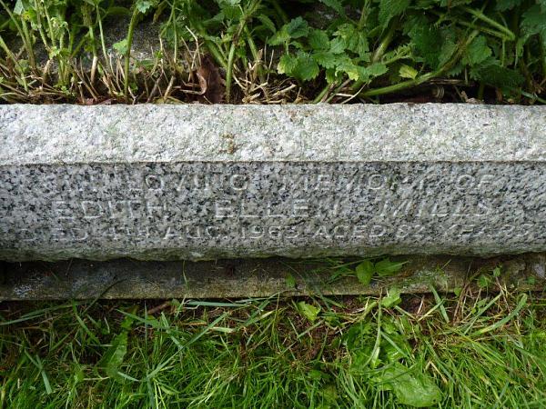 Grave photo