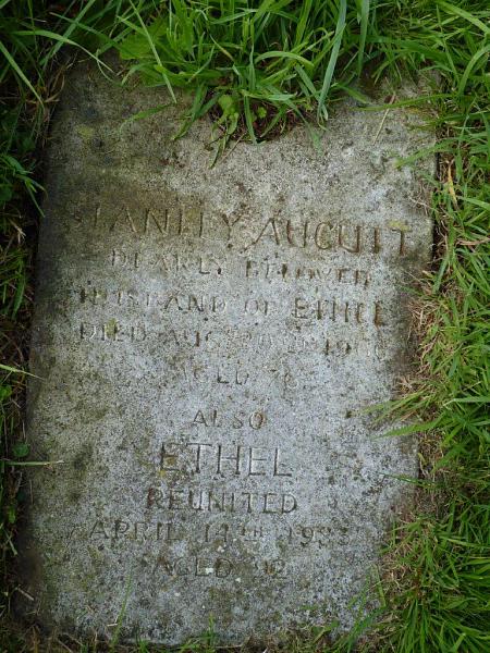 Grave photo