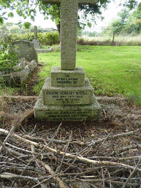 Grave photo