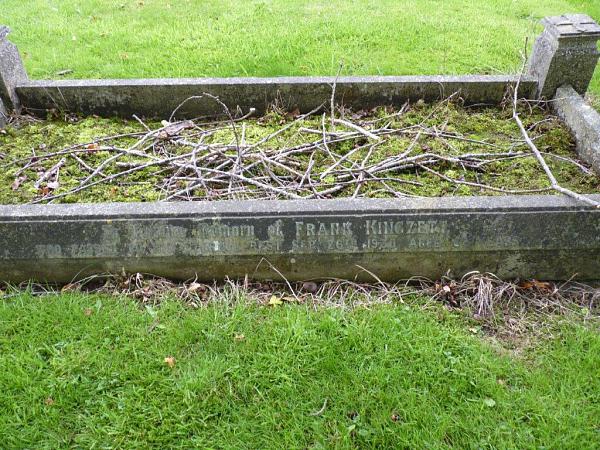 Grave photo