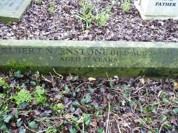 Grave photo