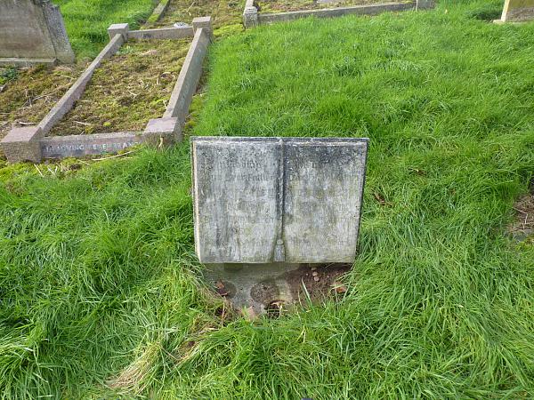 Grave photo