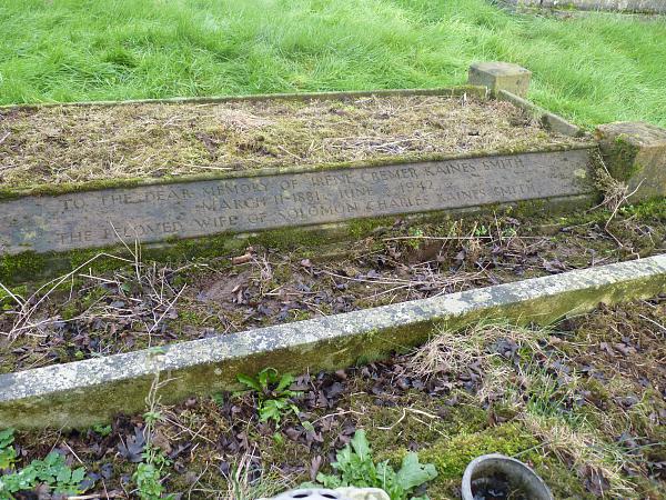 Grave photo